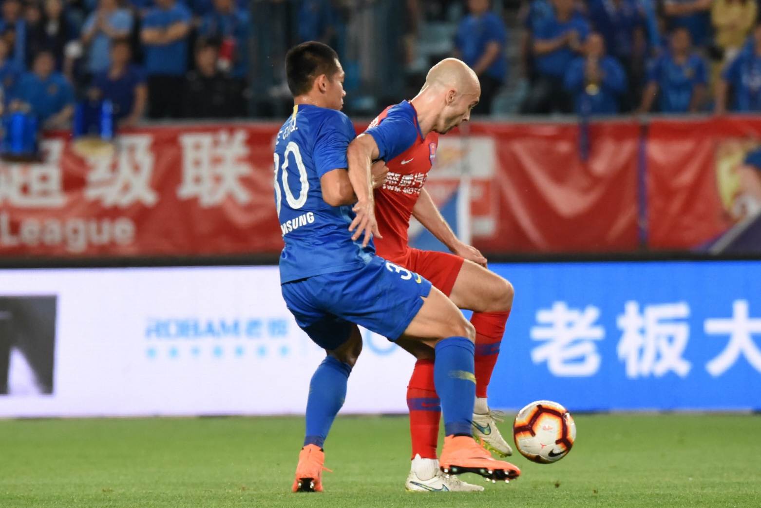 兰斯队展现实力,球员信心十足的简单介绍 兰斯队展现实力,球员信心十足的简单介绍