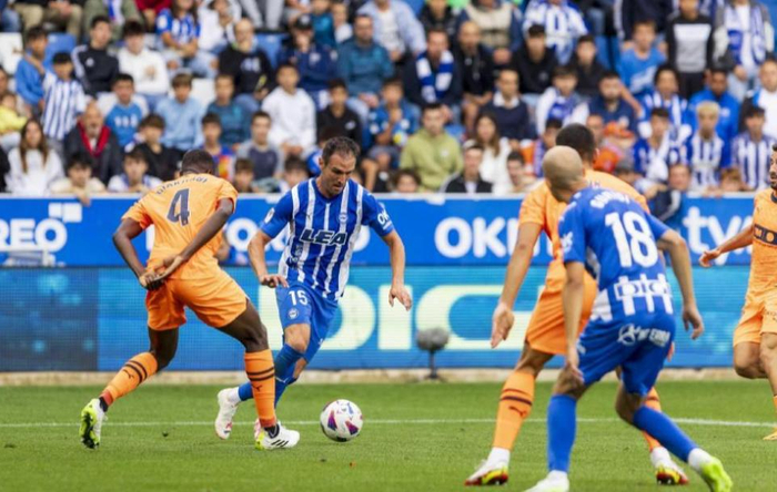 关于皇家社会击败对手，赢得赛季首胜的信息