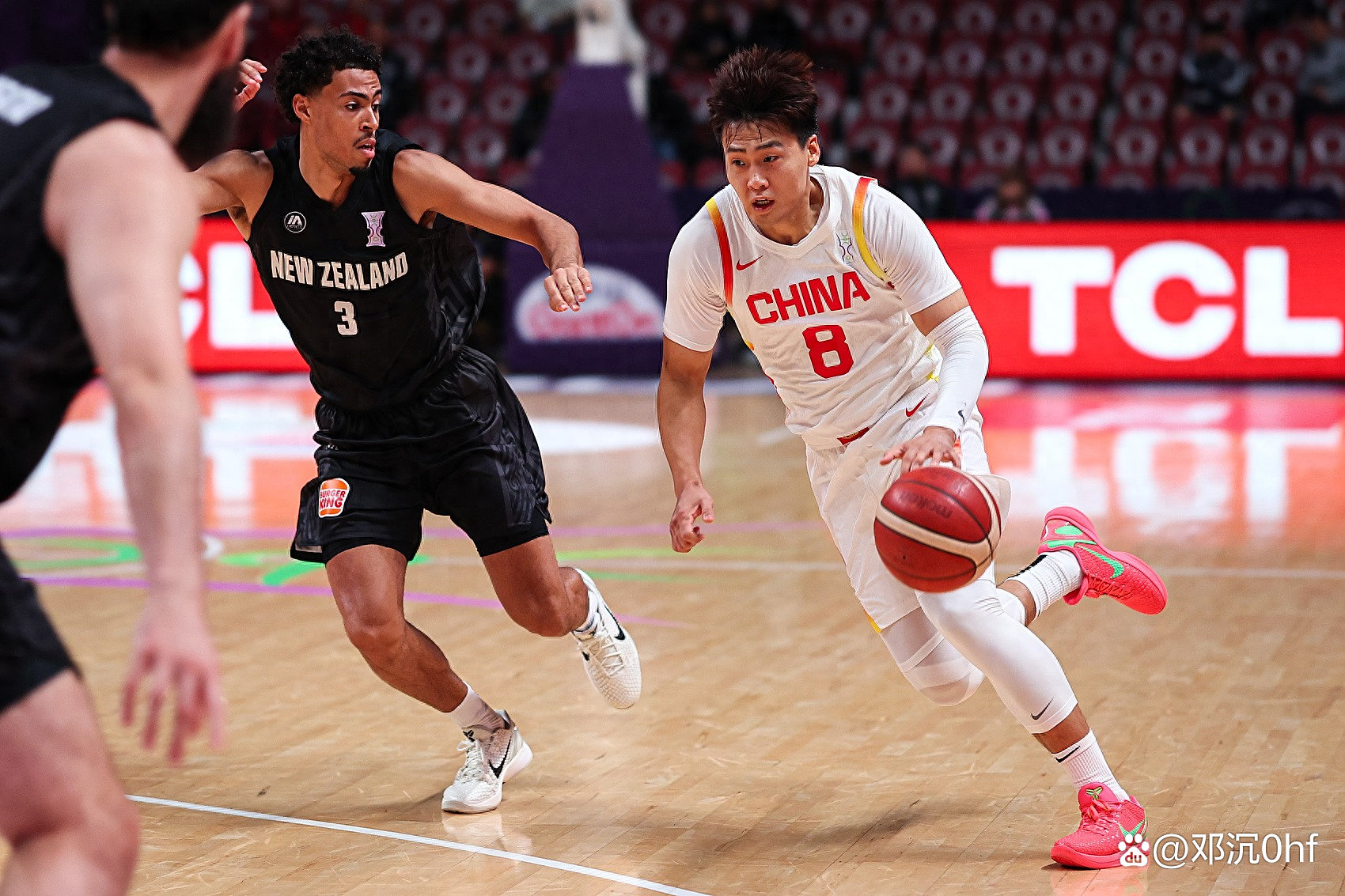 关于中国男篮逆转加拿大男篮,布克一己之力扛起全队的信息 关于中国男篮逆转加拿大男篮,布克一己之力扛起全队的信息