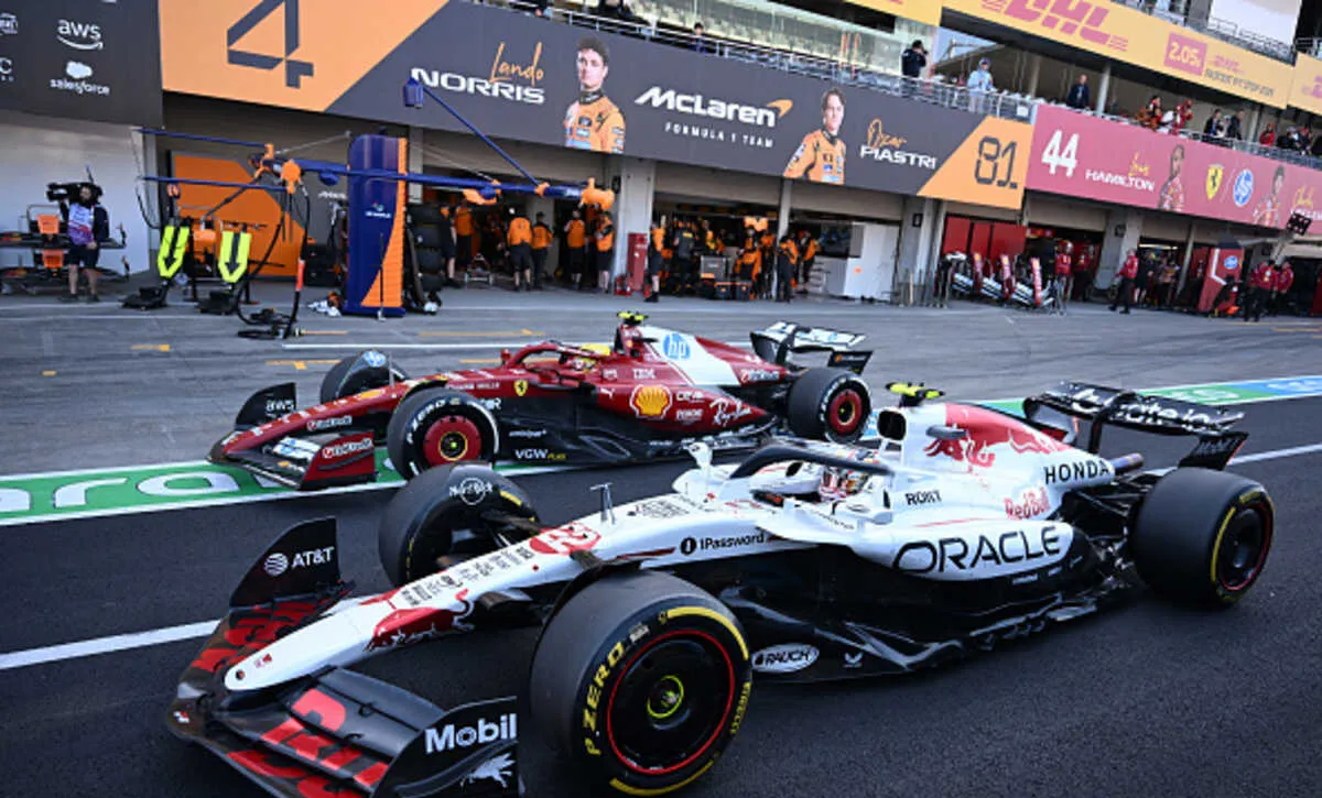 雷诺车队完胜红牛二队,拉塞尔点燃赛场的简单介绍 雷诺车队完胜红牛二队,拉塞尔点燃赛场的简单介绍